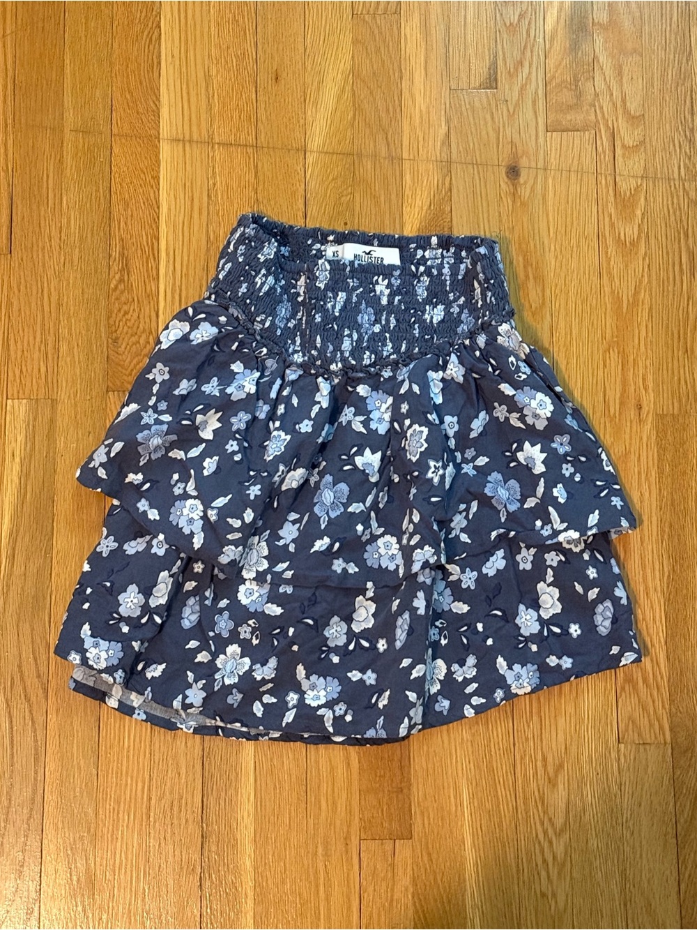 Hollister Ultra High Rise Blue Floral Tiered Skirt (Size XS)